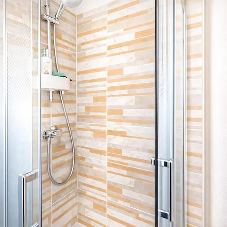 Maison 4 Personnes 100m De La بيت للعطل *